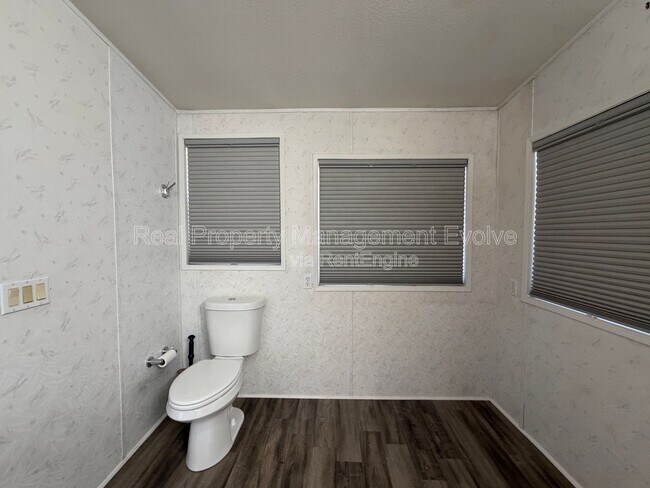 Building Photo - 1514 E Muriel Dr
