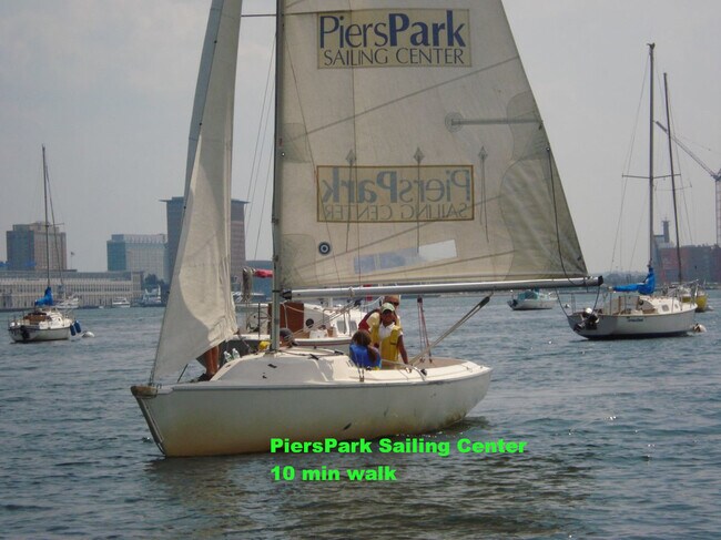 Building Photo - 27 Lexington St