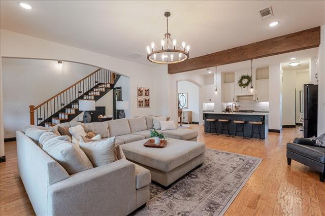 Building Photo - 560 Inwood St