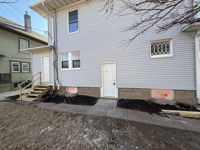 Building Photo - 1446 S 11th St