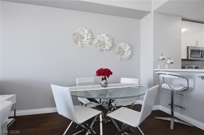 Building Photo - 8255 S Las Vegas Blvd