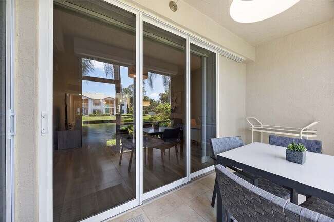 Building Photo - 886 Tanbark Dr