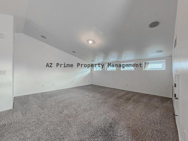 Building Photo - 5719 S 21st Terrace