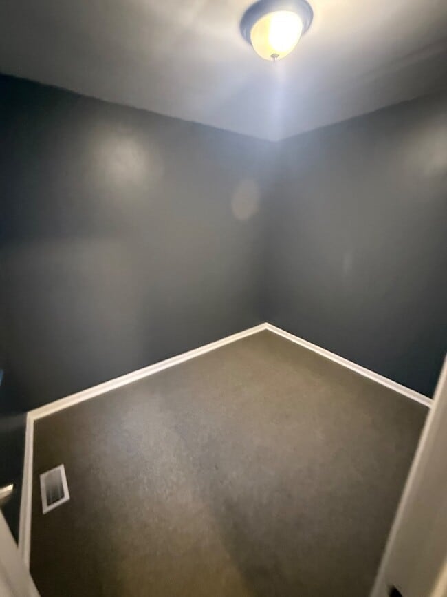 Building Photo - 2612 W 25th St