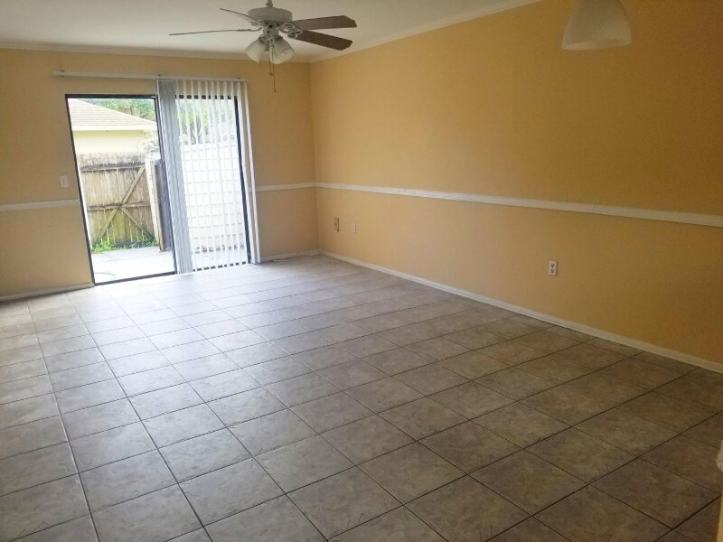 Building Photo - 5859 Curry Ford Rd