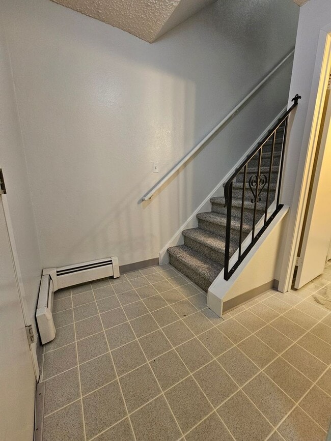 Building Photo - Serene 2 Bedroom 1 1/2 Bath Aurora Townhom...