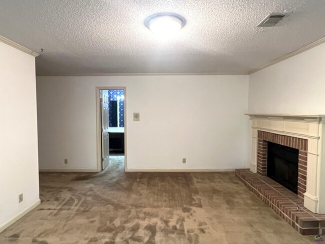 Building Photo - 136 River Knoll