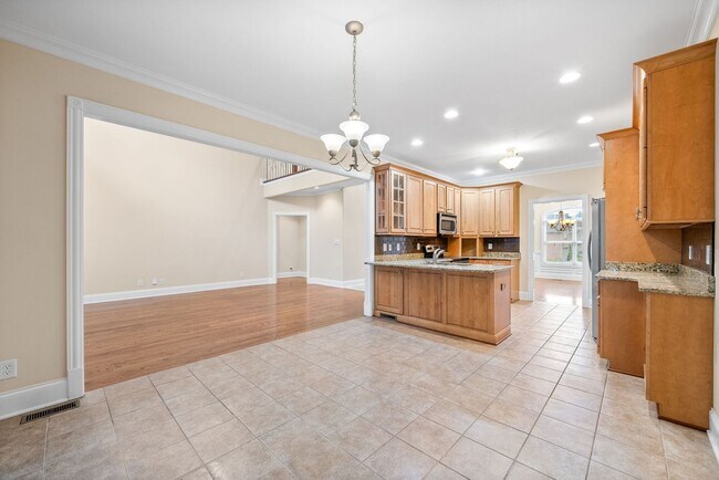 Building Photo - Gorgeous Upscale Home in the Gated Savanna...