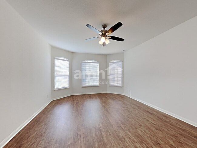 Building Photo - 7822 Creekshore Cove