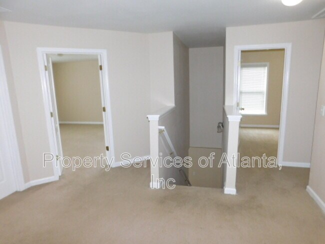 Building Photo - 3543 Aberdeen Way