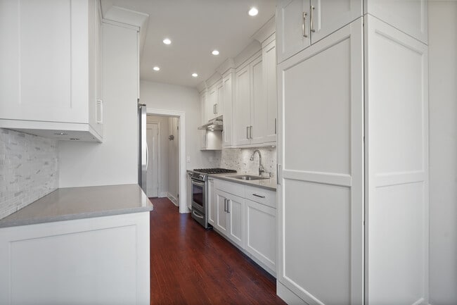 Building Photo - 47 Lafayette Pl