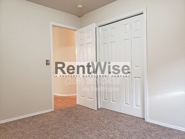 Building Photo - 12343 W Abram Dr