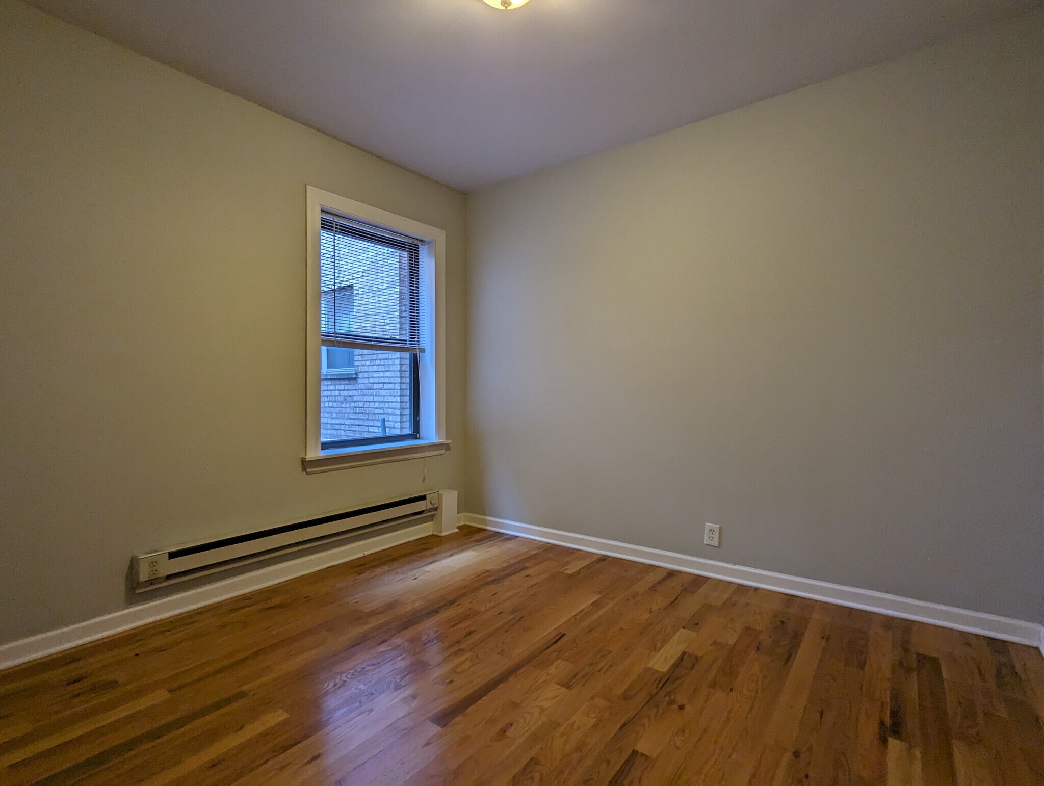 Building Photo - 3721 N Pine Grove Ave