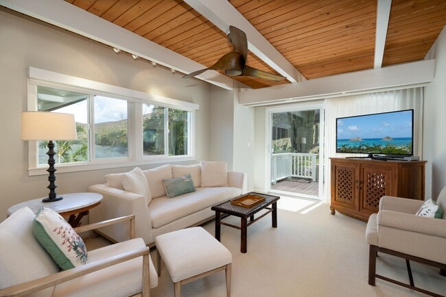 Building Photo - Enjoy Cool Breezes And Dazzling Views Of The Ocean Below At This Private, 4 Bedroom, 3.5 Bath Lan...