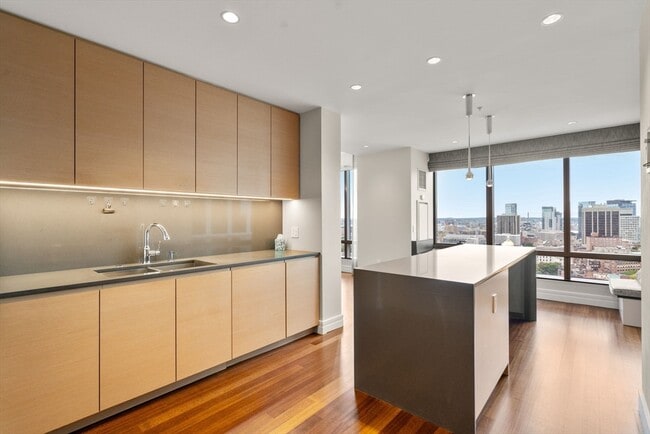 Building Photo - 1 Avery St