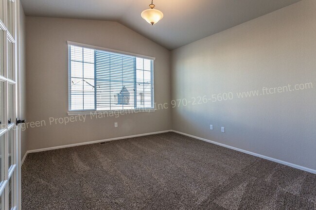 Building Photo - 570 Lapis Pl