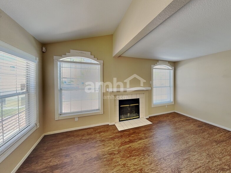 Building Photo - 8019 Dorinda Ave