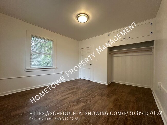 Building Photo - Remodeled 2 Bedroom Home - Available NOW!