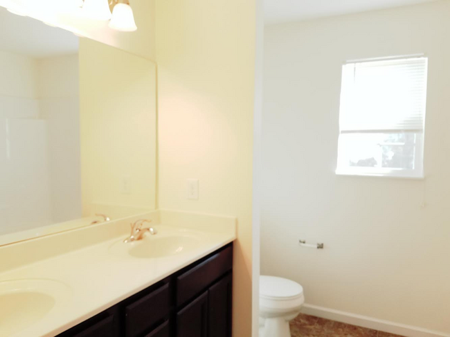 Building Photo - 5426 Creekhead Cove Ln