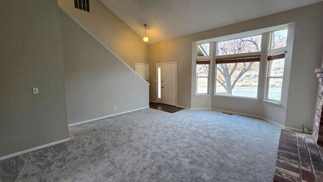 Building Photo - Wonderfully Charming NW Reno Home – Move-In Ready!