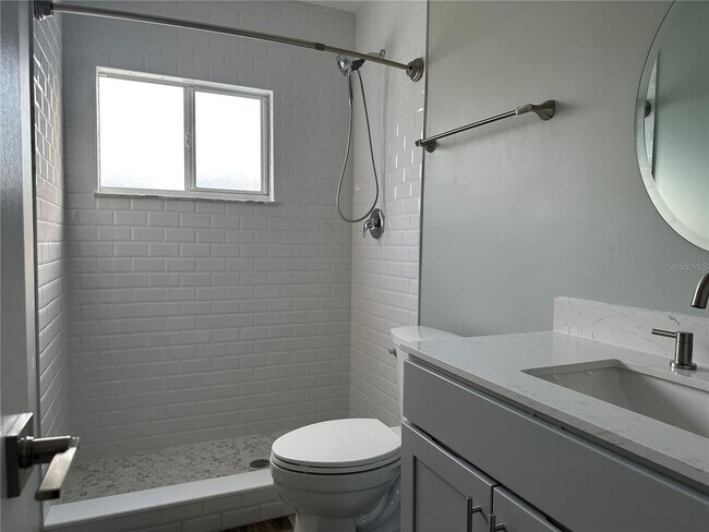 Building Photo - 37 144th Ave