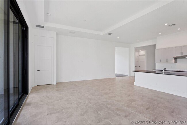 Building Photo - 11297 SW Pietra Wy