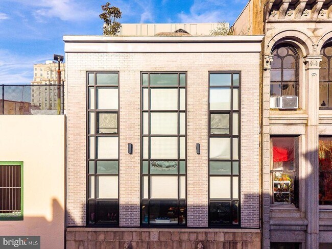 Building Photo - 725 Chestnut St
