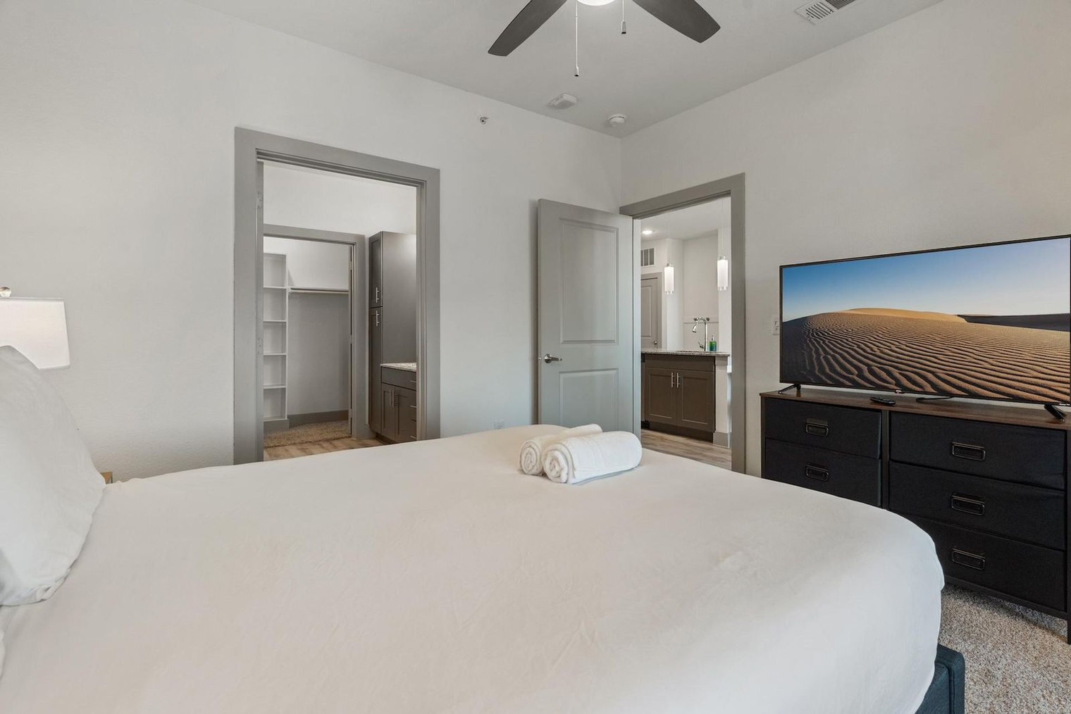 Building Photo - 12100 1/2 Ferrystone Glen Dr