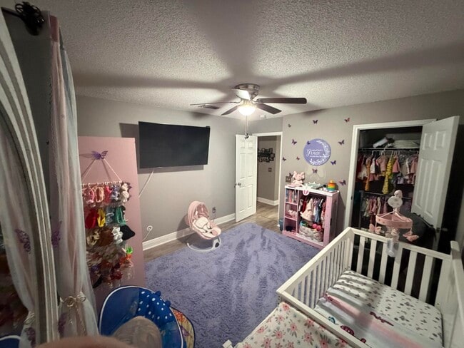 Building Photo - 2216 Smallwood Dr