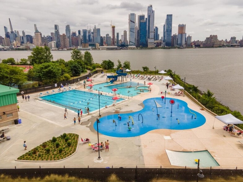 Weehawken Waterfront Pool and Recreation - 3718 Park Ave