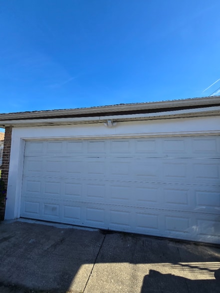 Building Photo - 8016 S Wolcott Ave