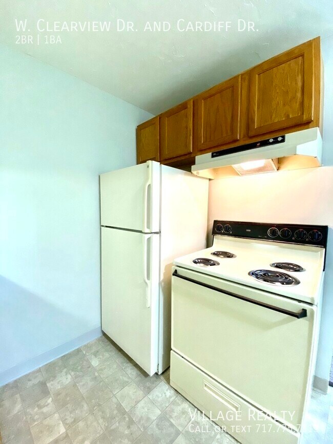 Building Photo - 51 W Clearview Dr