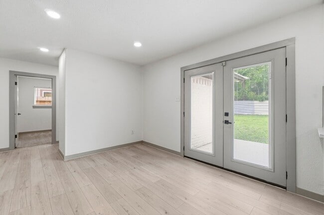 Building Photo - 14850 Coaltown Rd