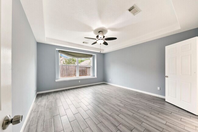 Building Photo - 5707 Overton Park Dr