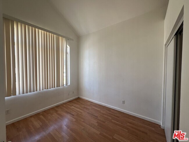 Building Photo - 659 Periwinkle Ln