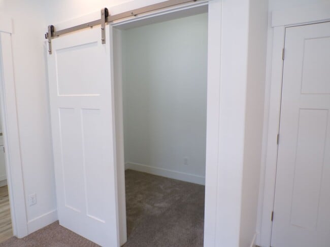 Building Photo - Huckleberry Townhomes