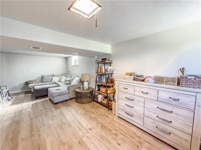 Building Photo - 92 Claireview Dr