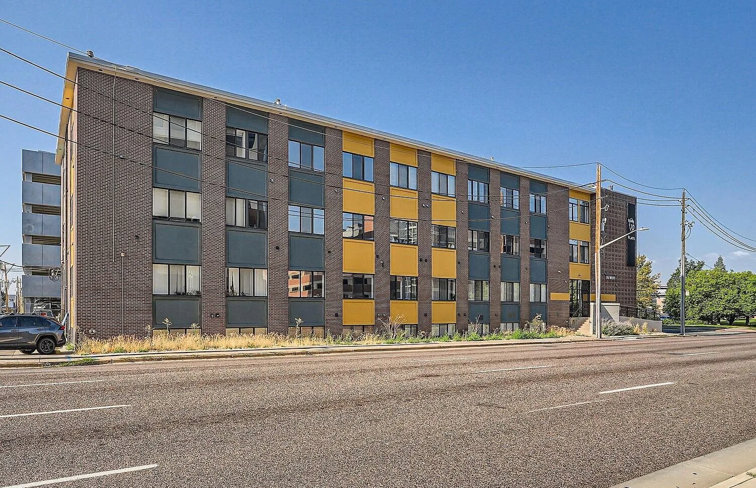 Building Photo - 70 W 6th Ave