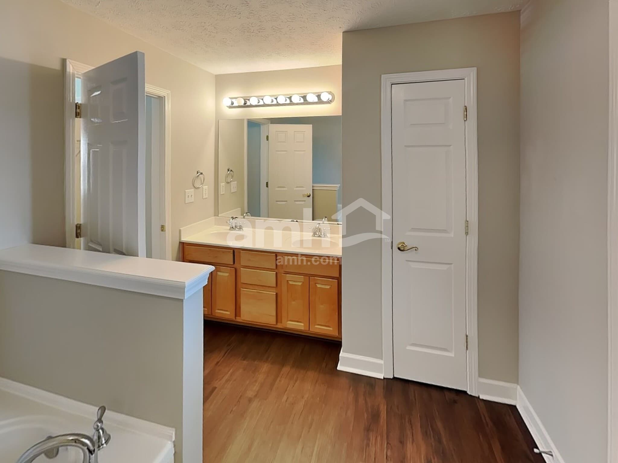 Building Photo - 102 Baker Springs Ln