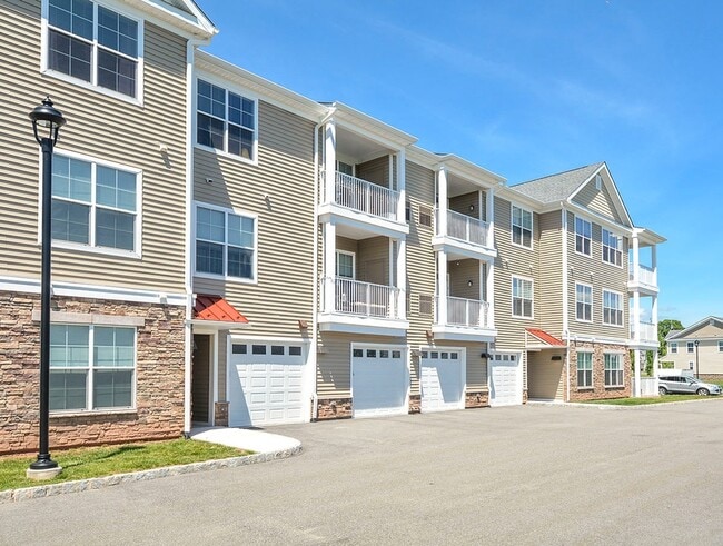 Exterior Apartments - Westfield 41