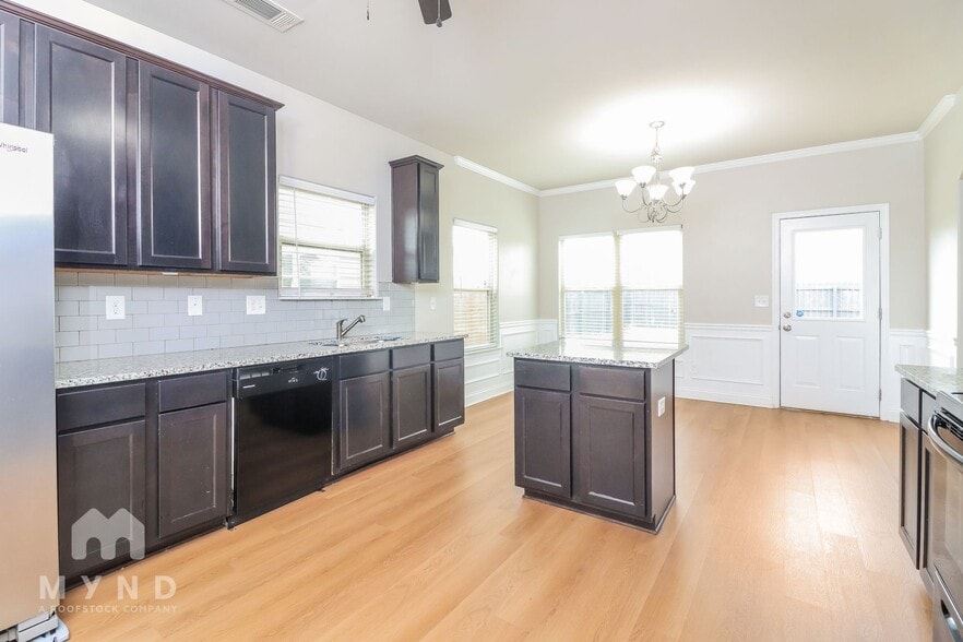 Building Photo - 400 Hyder Ct