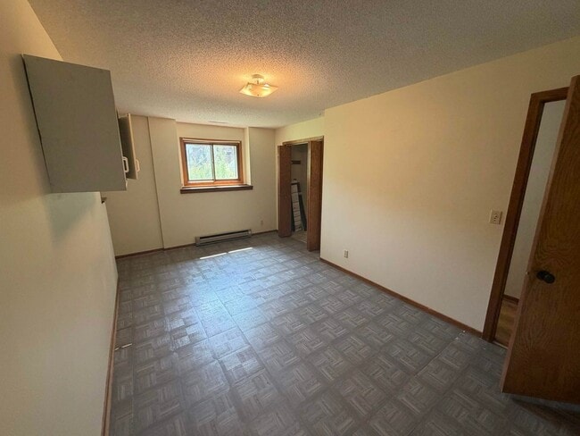 Building Photo - 3303 Eddy Ln