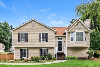 Building Photo - 100 Ivy Glen