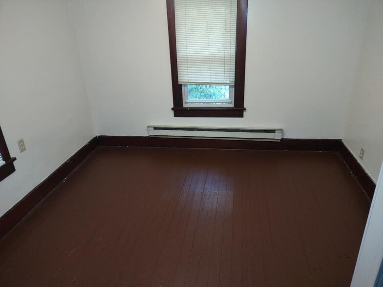 Building Photo - 33 Highland Ave