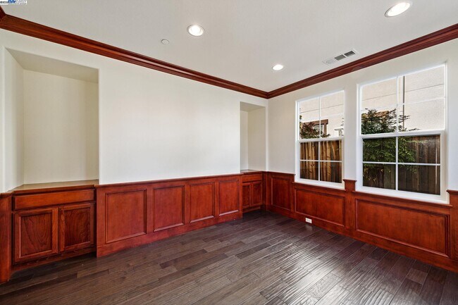 Building Photo - 2131 Chamomile Ct