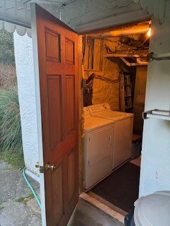 Laundry room - 816 Mill Plain Rd