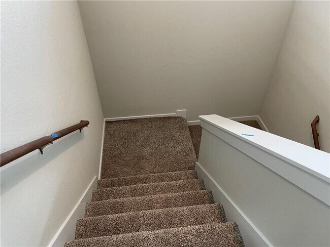 Building Photo - 609 Paddock Ln
