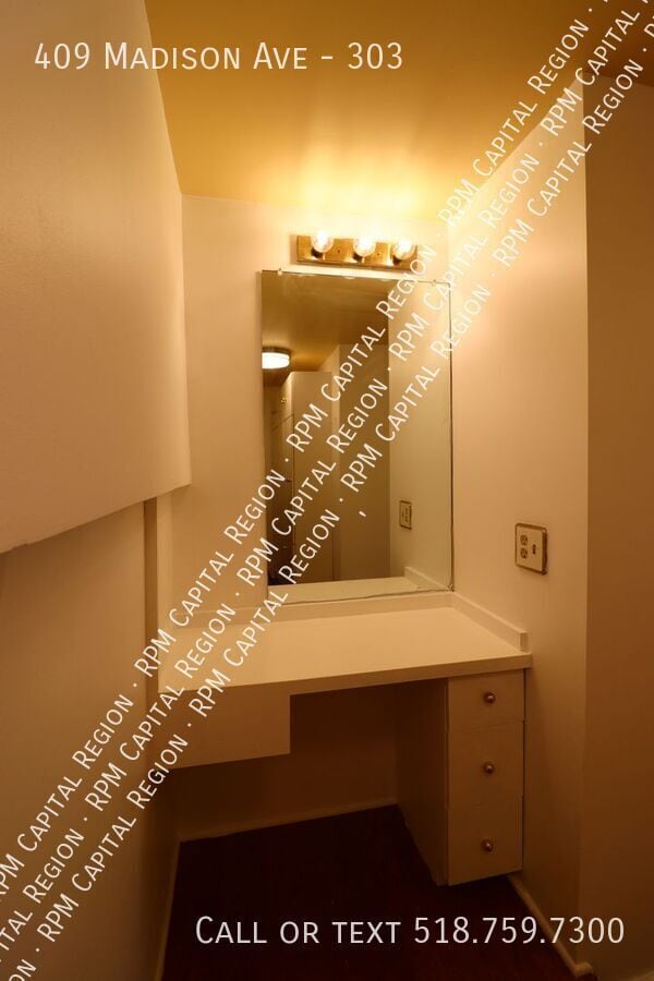 Building Photo - 409 Madison Ave