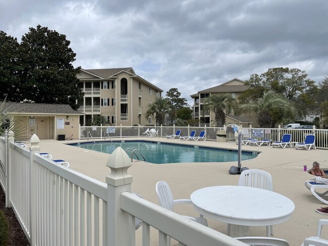 Building Photo - 1900 Duffy St