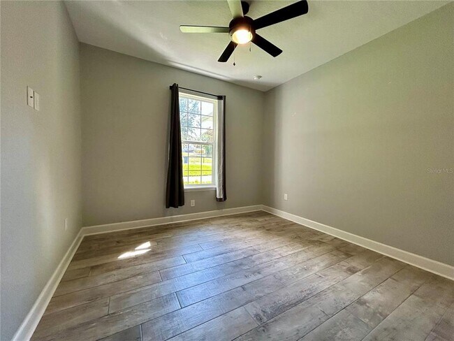 Building Photo - 1027 Campbell Ave